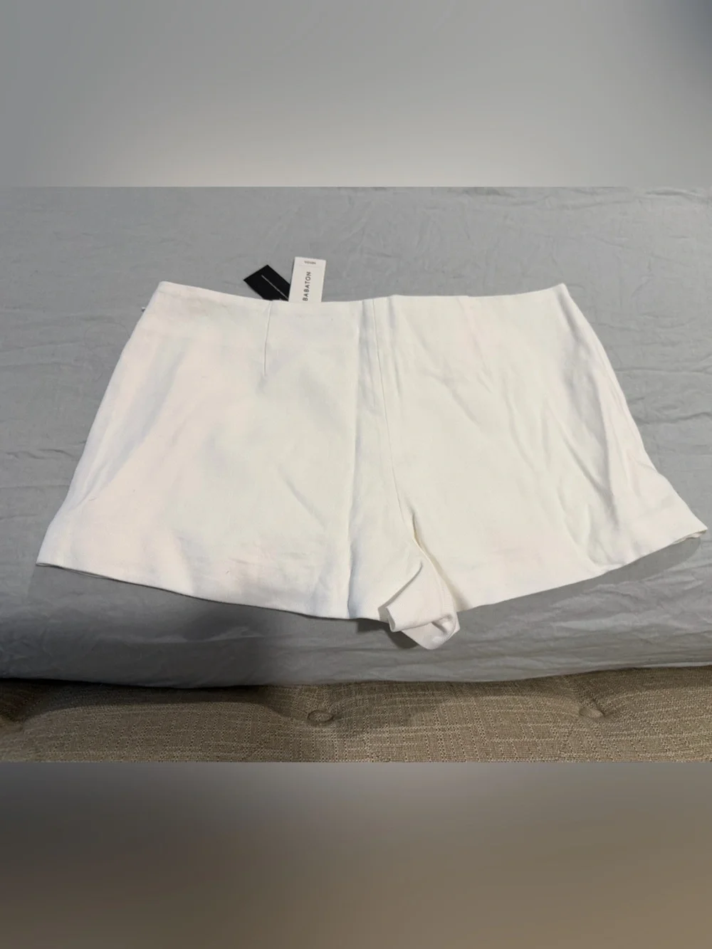 Aritzia Babaton White Skort - Picture 2 of 5